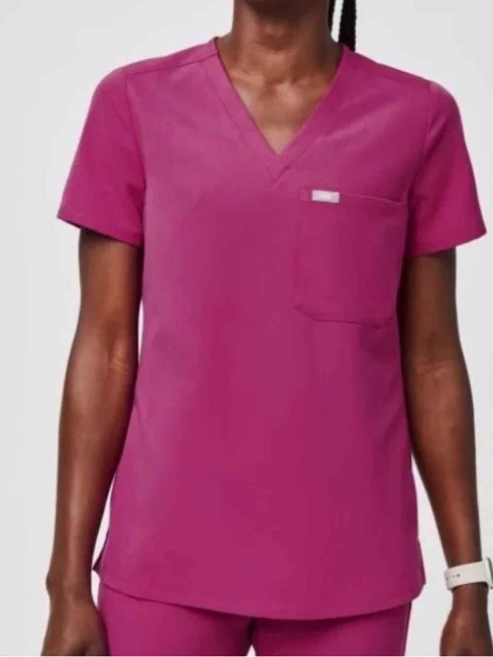 Women’s figs slim Catarina 3 pocket Scrub Top and bottom in raspberry color. SET